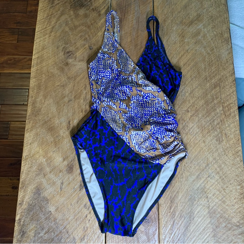 Gottex vintage 80s or 90s animal print one piece swimsuit, American Size 32/10